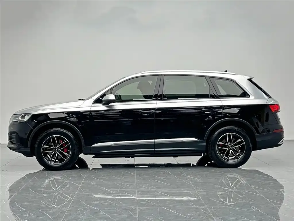 Audi Q7 — фото 8
