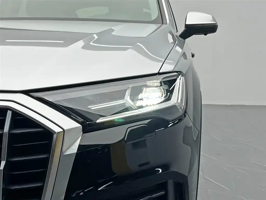 Audi Q7 — фото 10