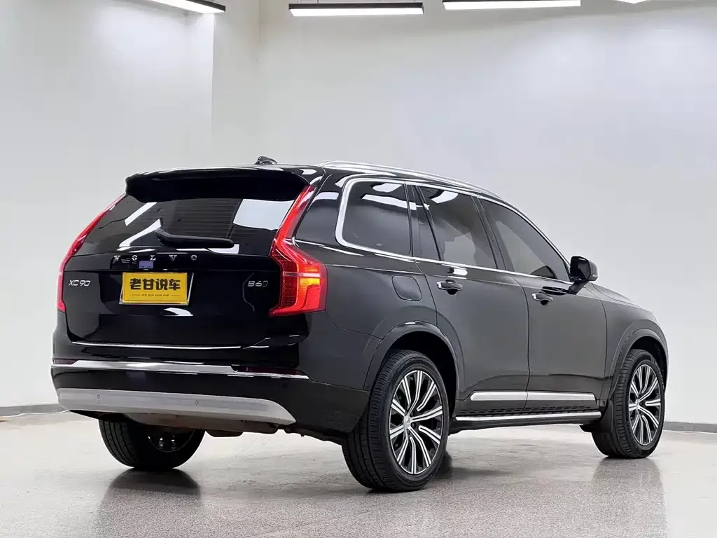 Volvo XC90 — фото 9