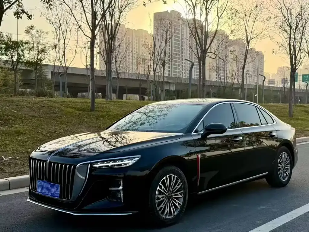 Hongqi H5 — фото 1