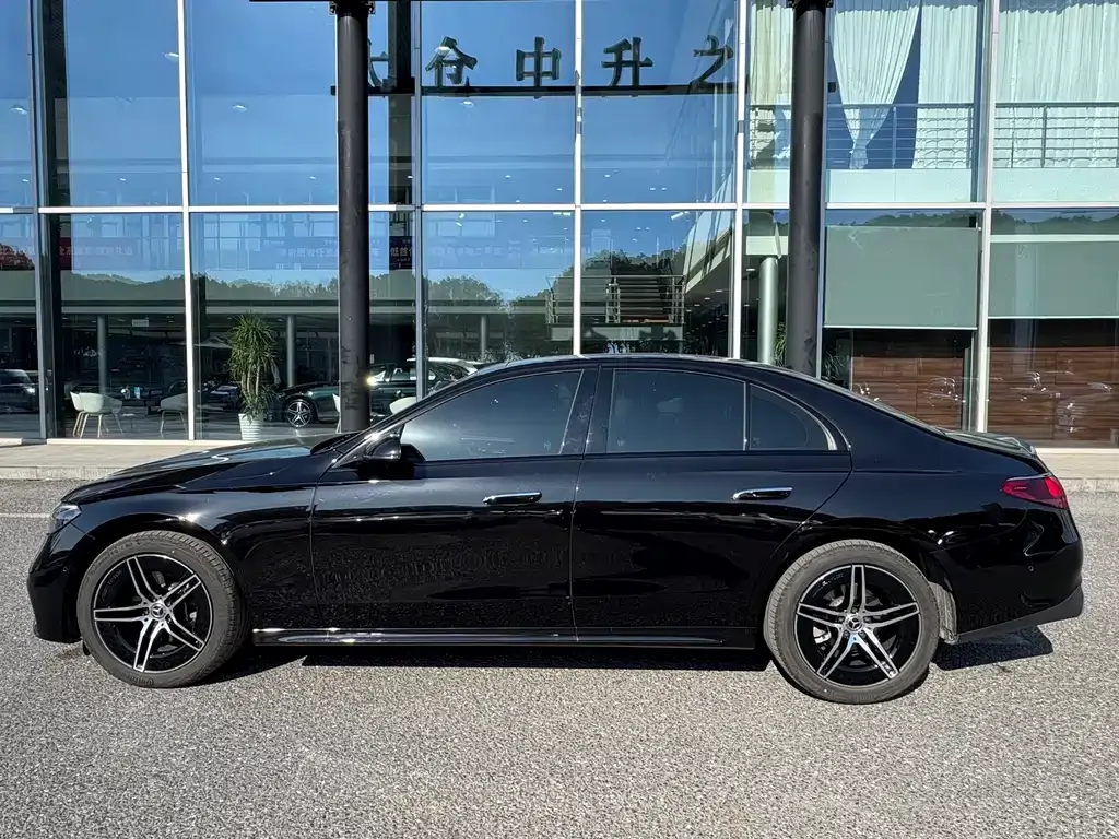 Mercedes-Benz E-Class (Import) — фото 7