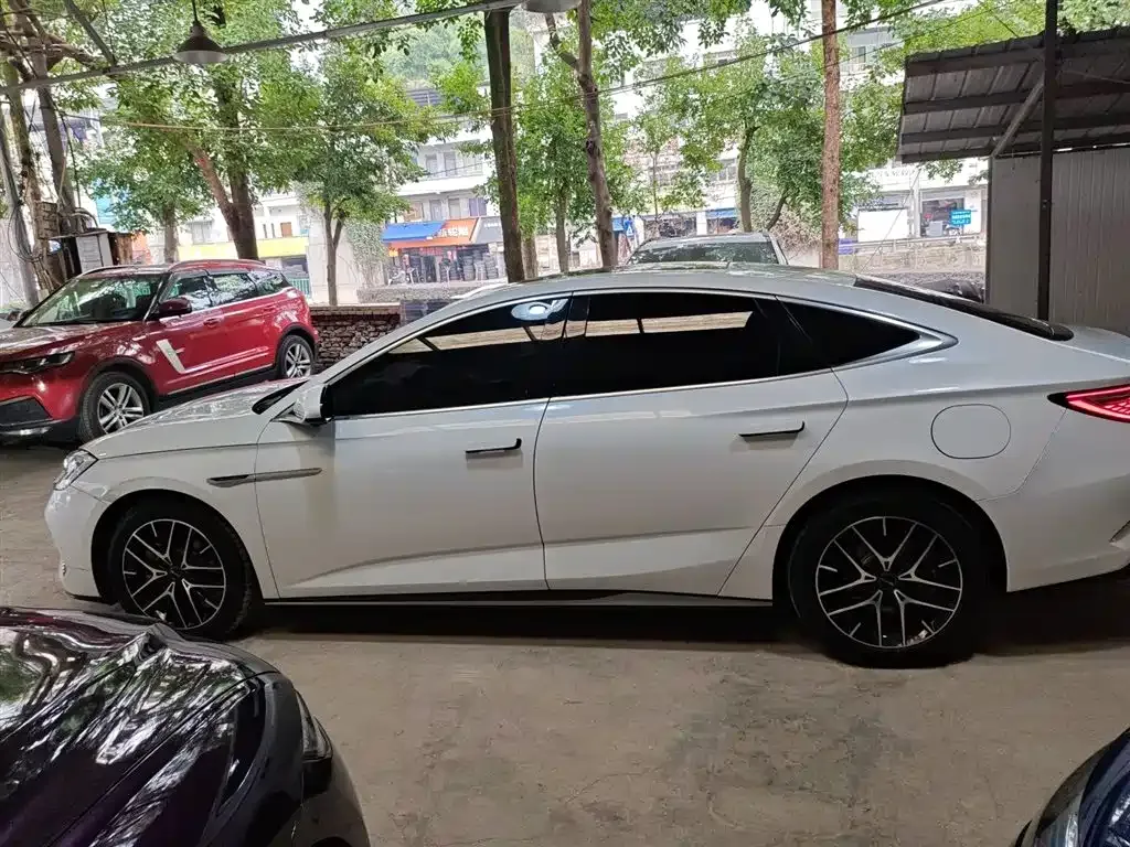 BYD Seal — фото 8