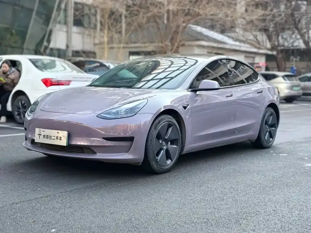 Tesla Model 3 — фото 1