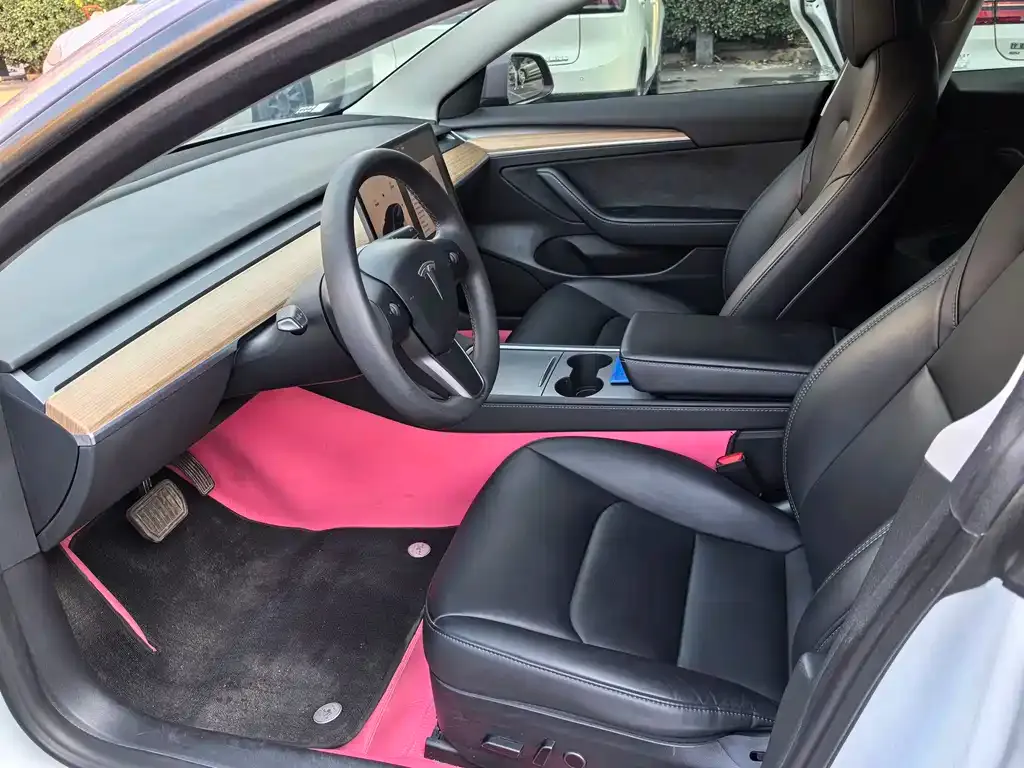 Tesla Model 3 — фото 4