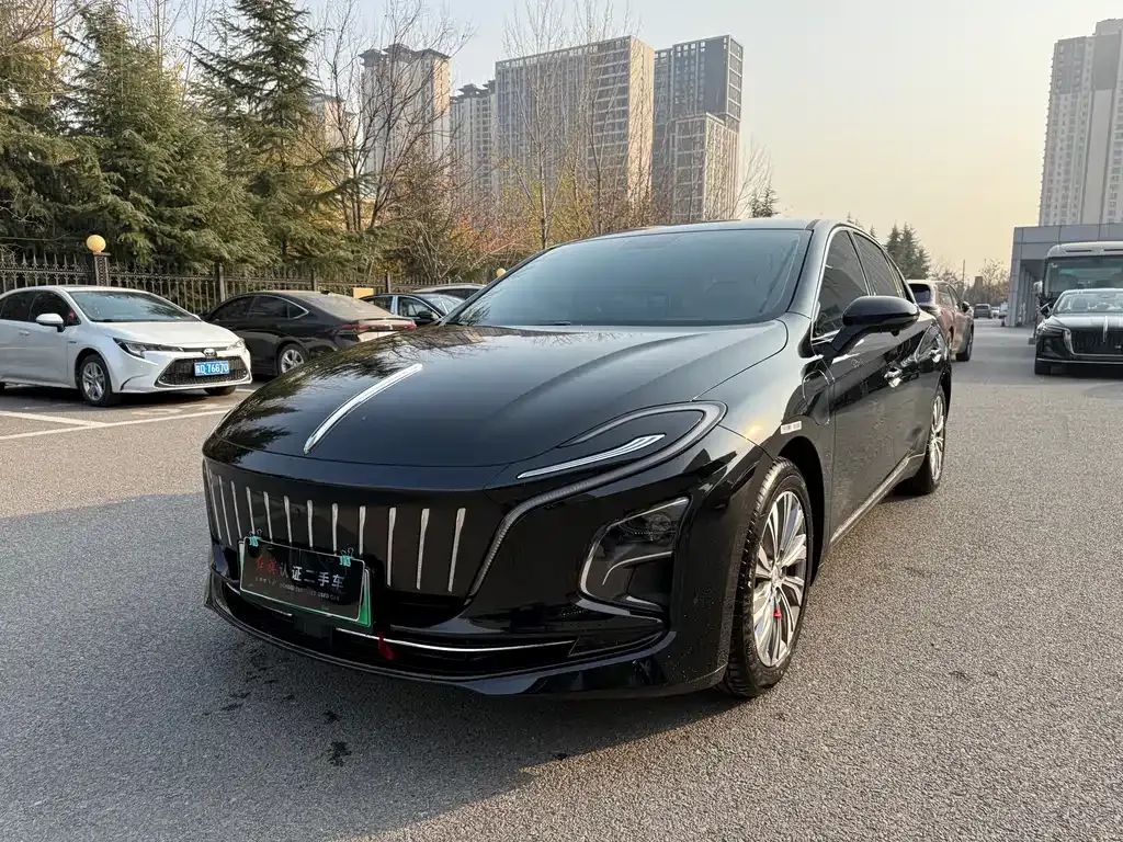 Hongqi E-QM5 — фото 1