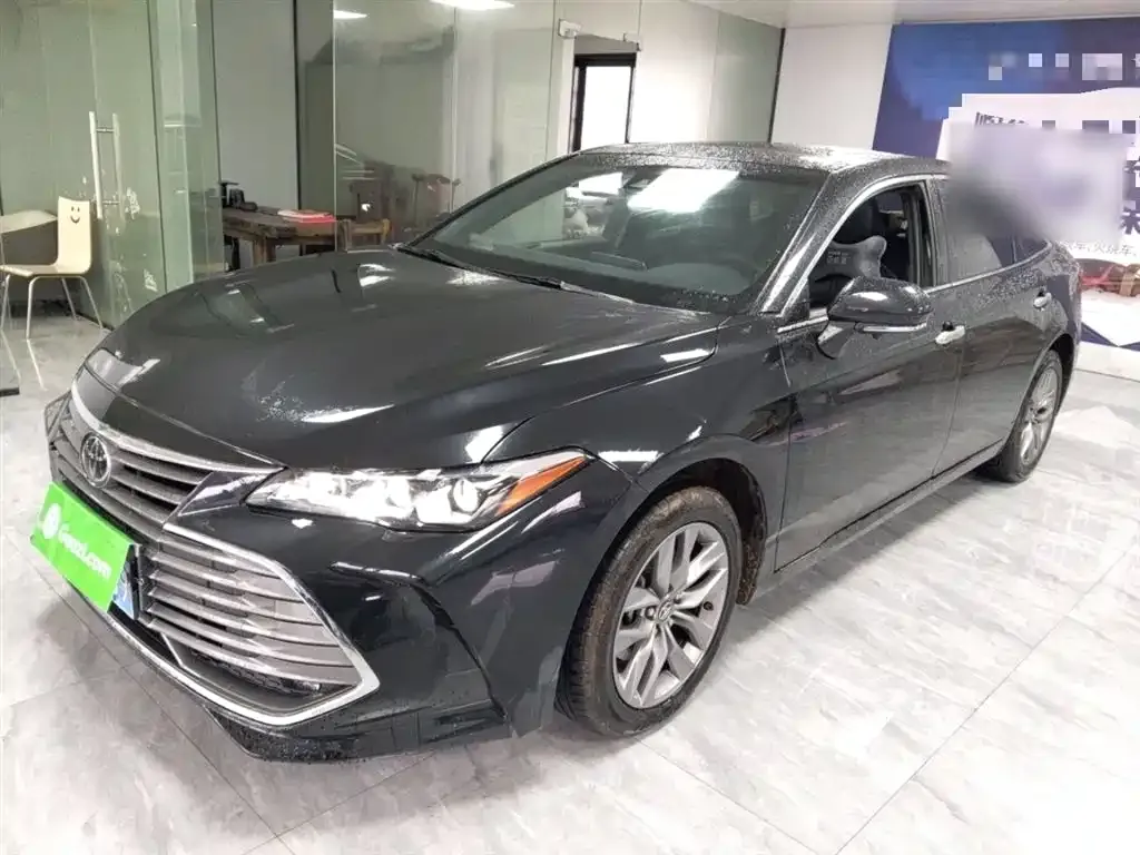 Toyota Avalon — фото 1