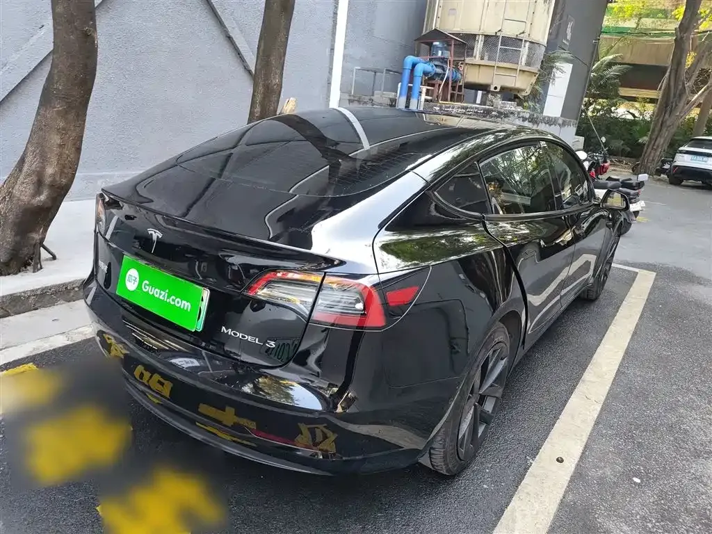 Tesla Model 3 — фото 10