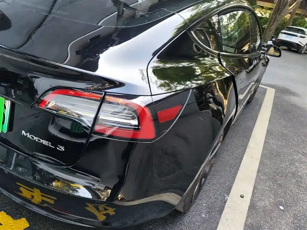 Tesla Model 3 — фото 2