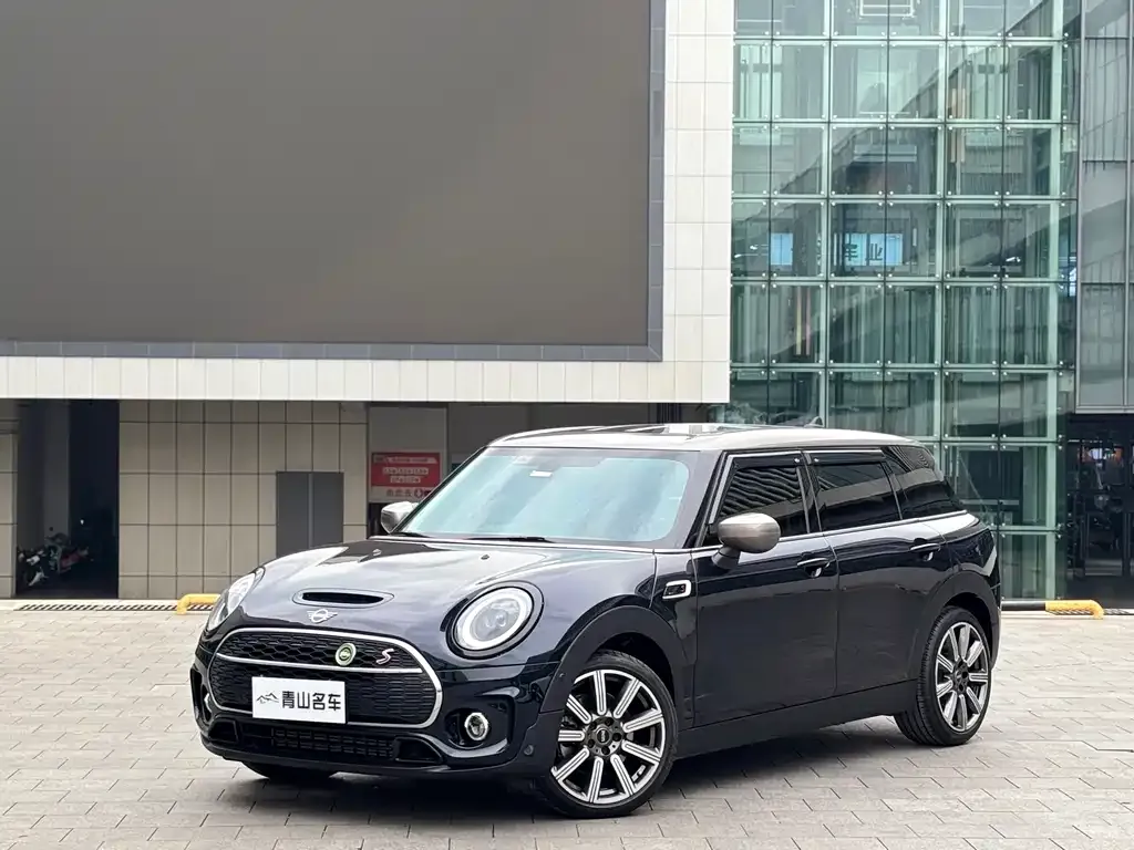 MINI Clubman — фото 1