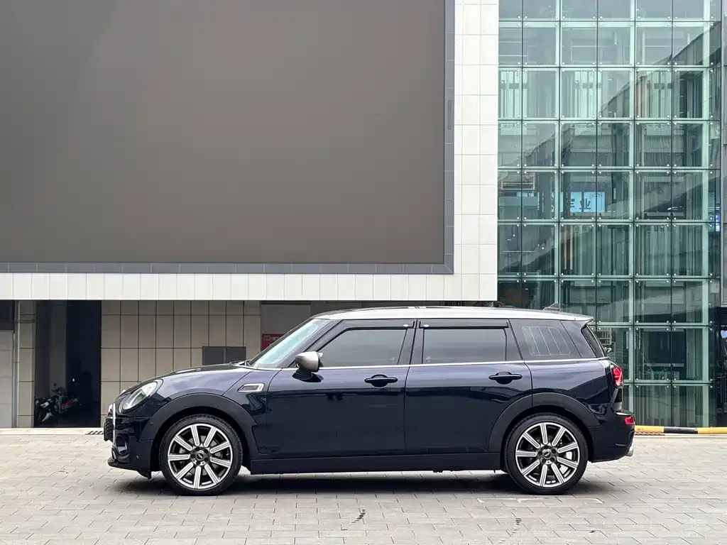 MINI Clubman — фото 2