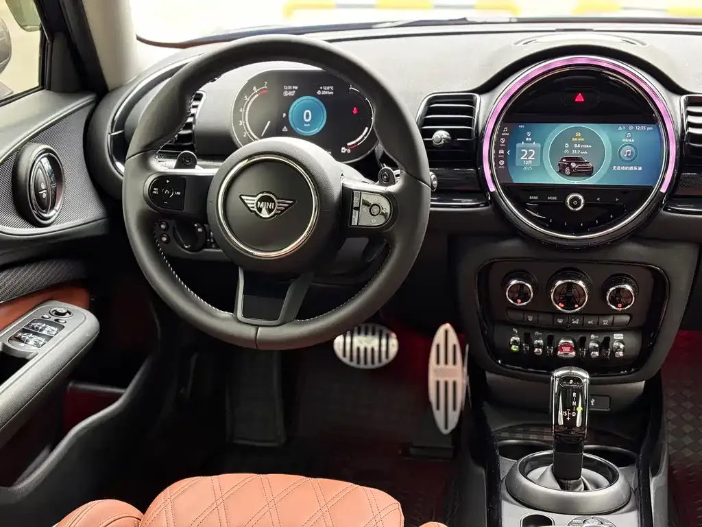 MINI Clubman — фото 4