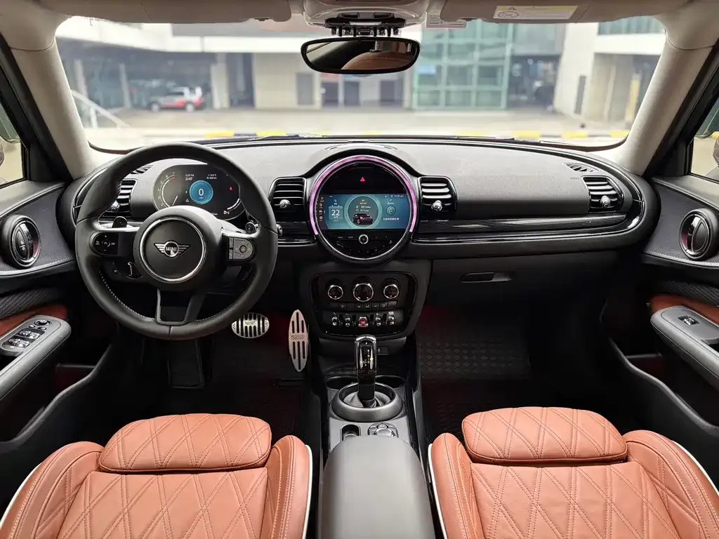 MINI Clubman — фото 8