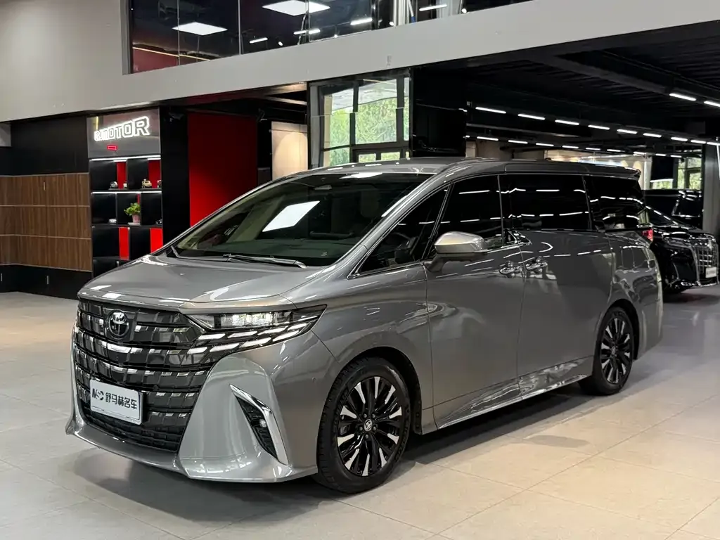 Toyota Alphard — фото 1