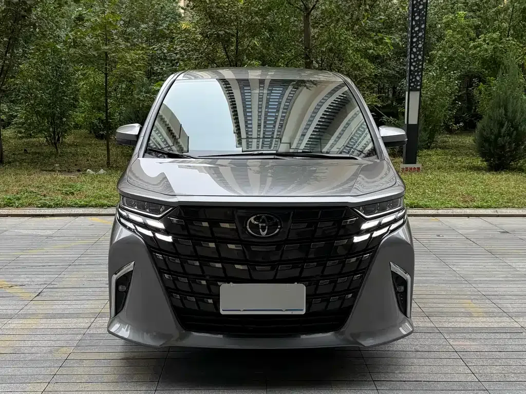 Toyota Alphard — фото 7