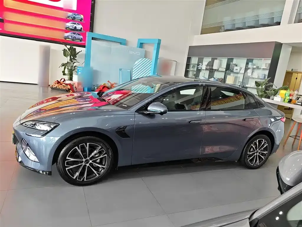BYD Seal — фото 10
