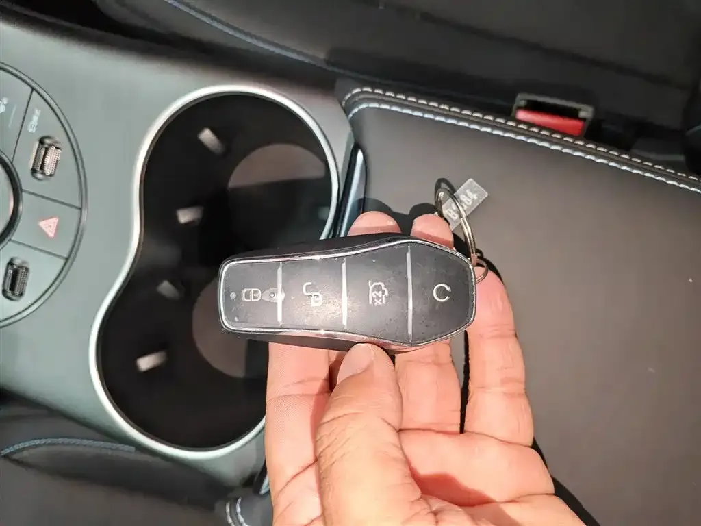 BYD Seal — фото 2