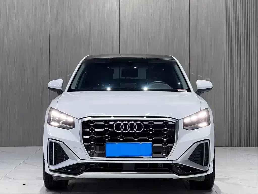 Audi Q2L — фото 2