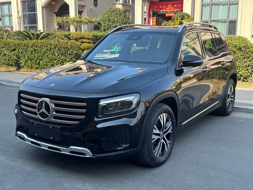 Mercedes-Benz GLB — фото 1