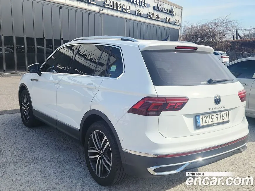 Volkswagen Tiguan — фото 10