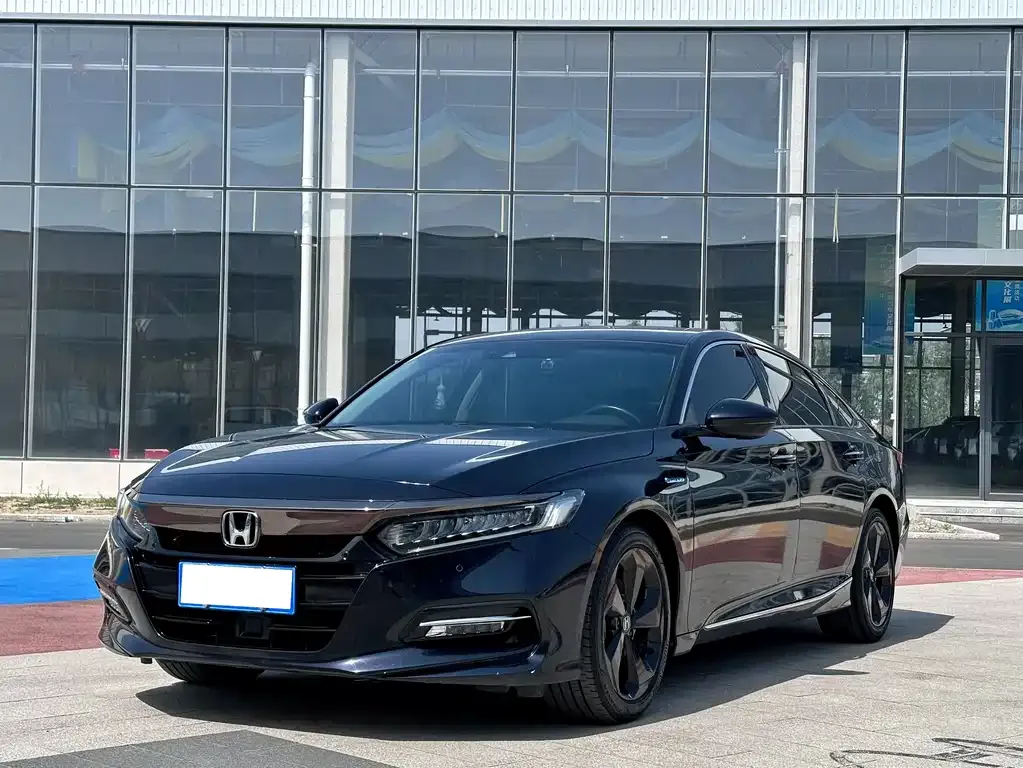 Honda Accord — фото 1