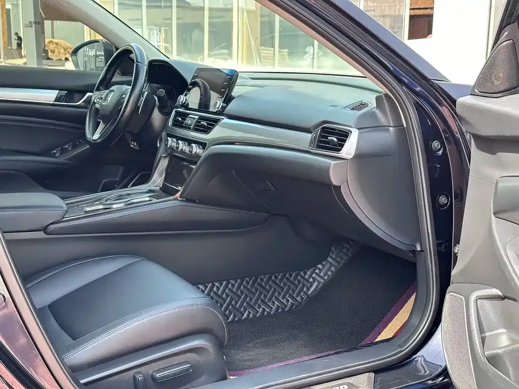 Honda Accord — фото 10