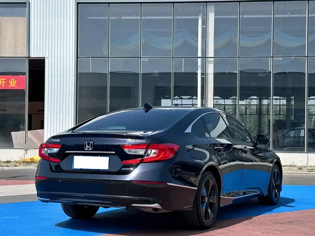 Honda Accord — фото 4