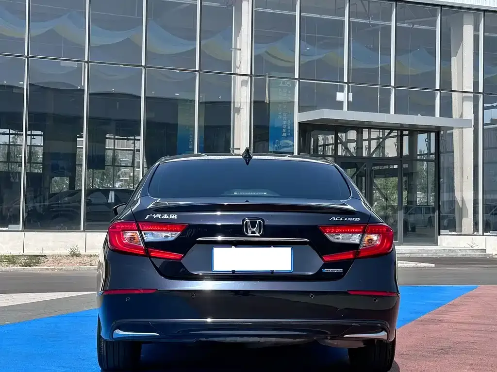 Honda Accord — фото 5