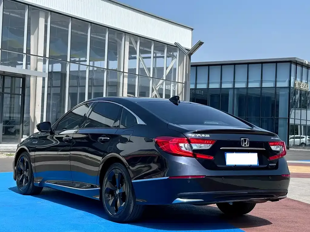Honda Accord — фото 6