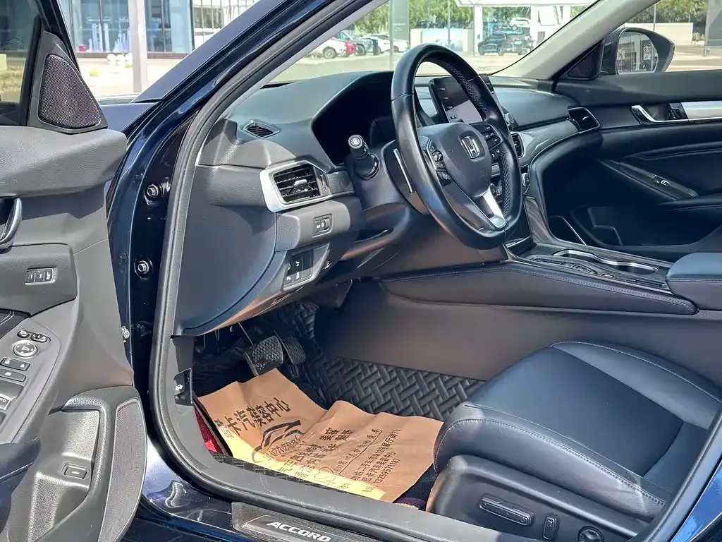 Honda Accord — фото 9