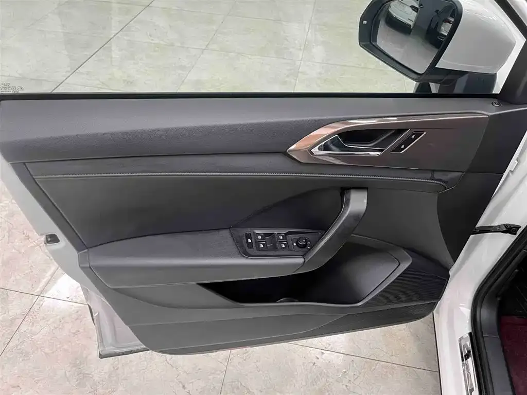 Volkswagen Tharu — фото 10