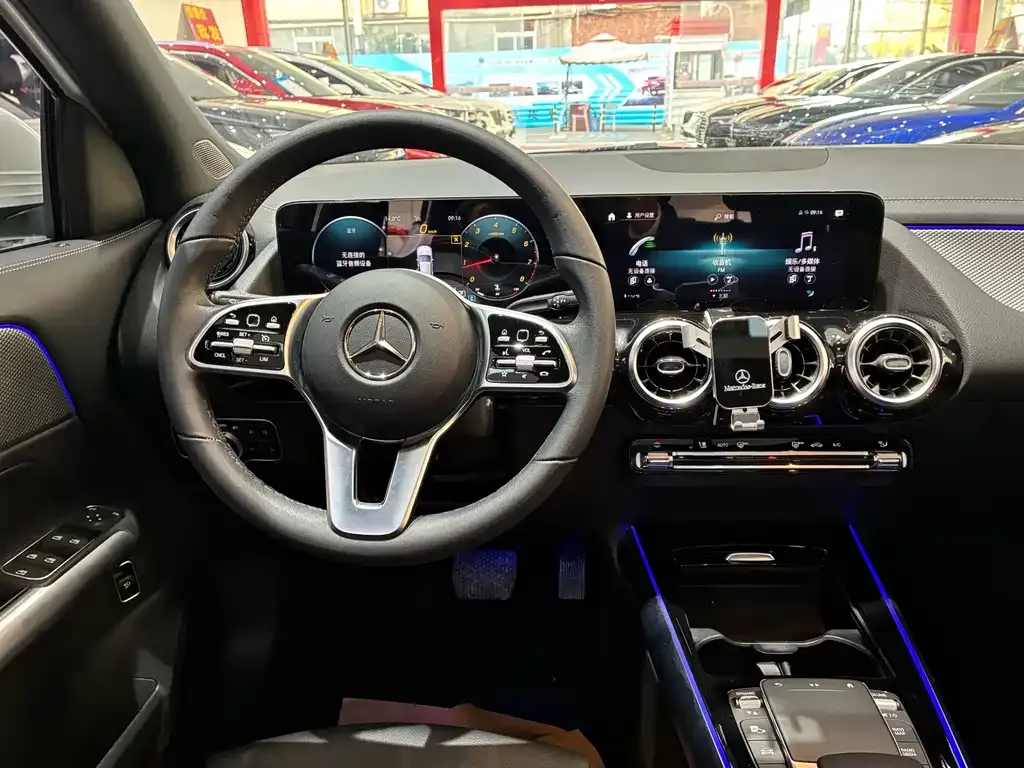 Mercedes-Benz GLA — фото 6
