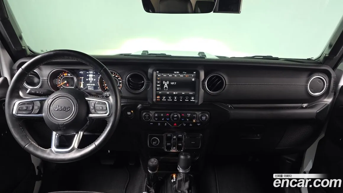 Jeep Wrangler — фото 7