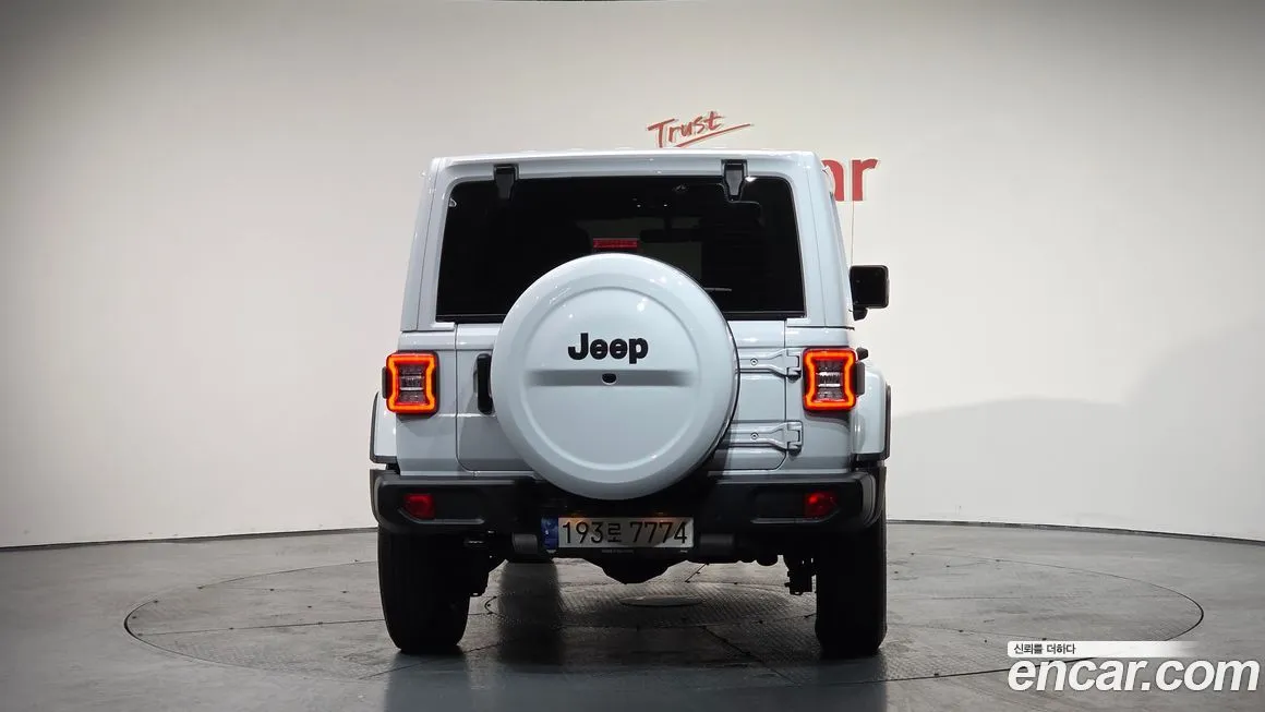 Jeep Wrangler — фото 6