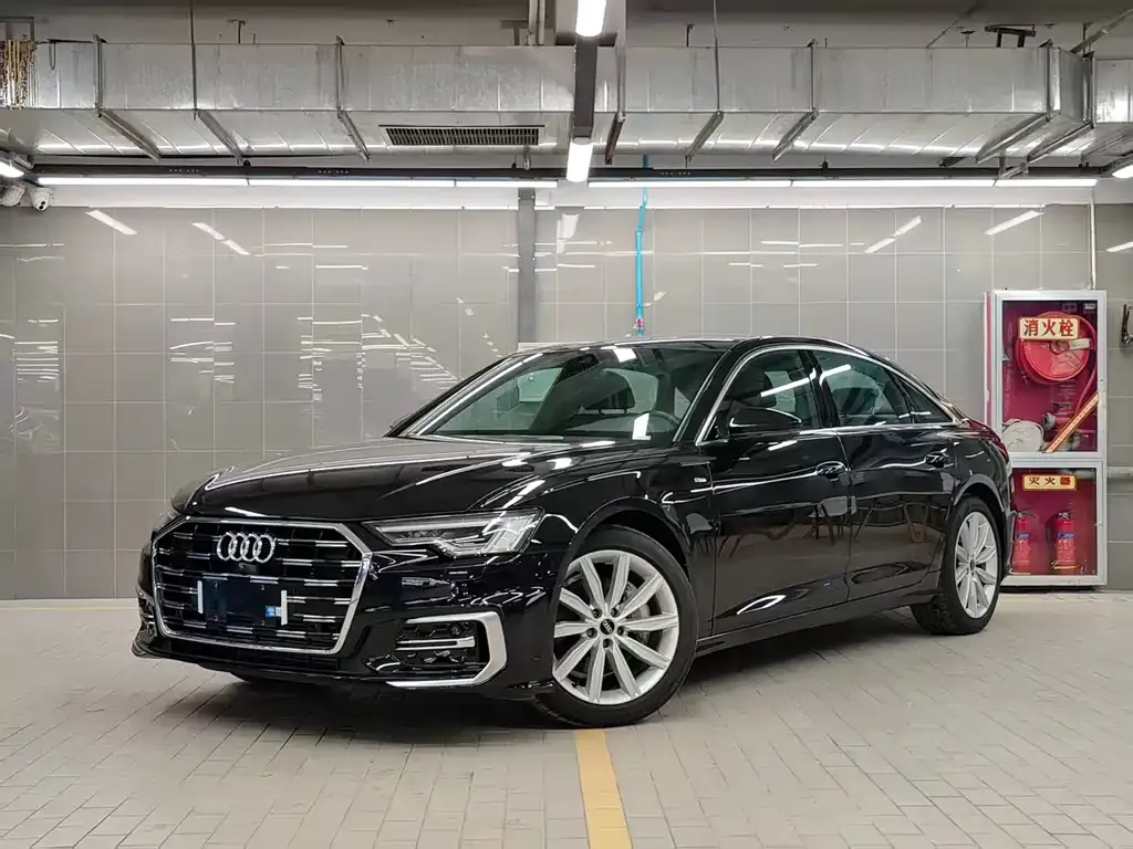 Audi A6L — фото 1