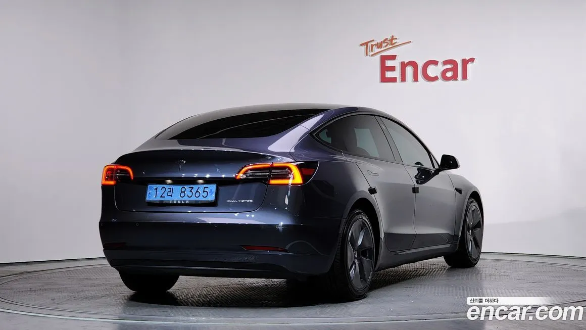 Tesla Model 3 — фото 3