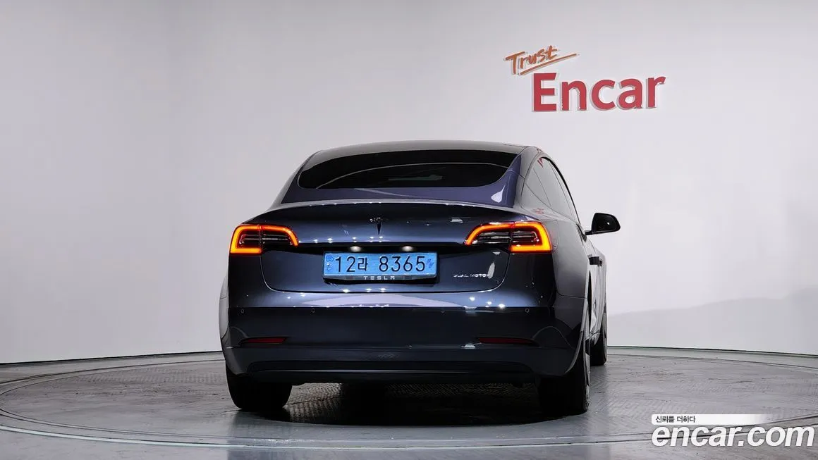 Tesla Model 3 — фото 2
