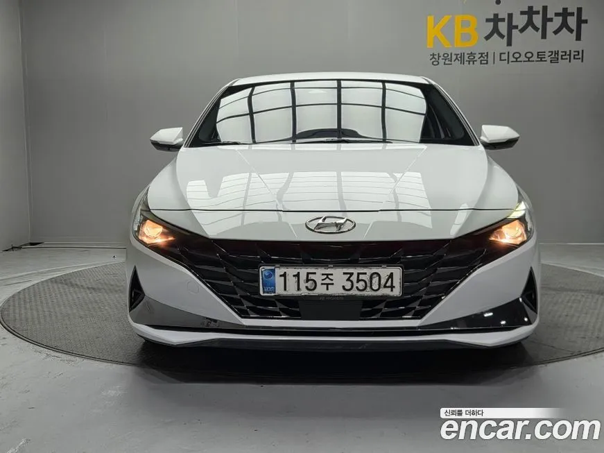 Hyundai AVANTE — фото 1