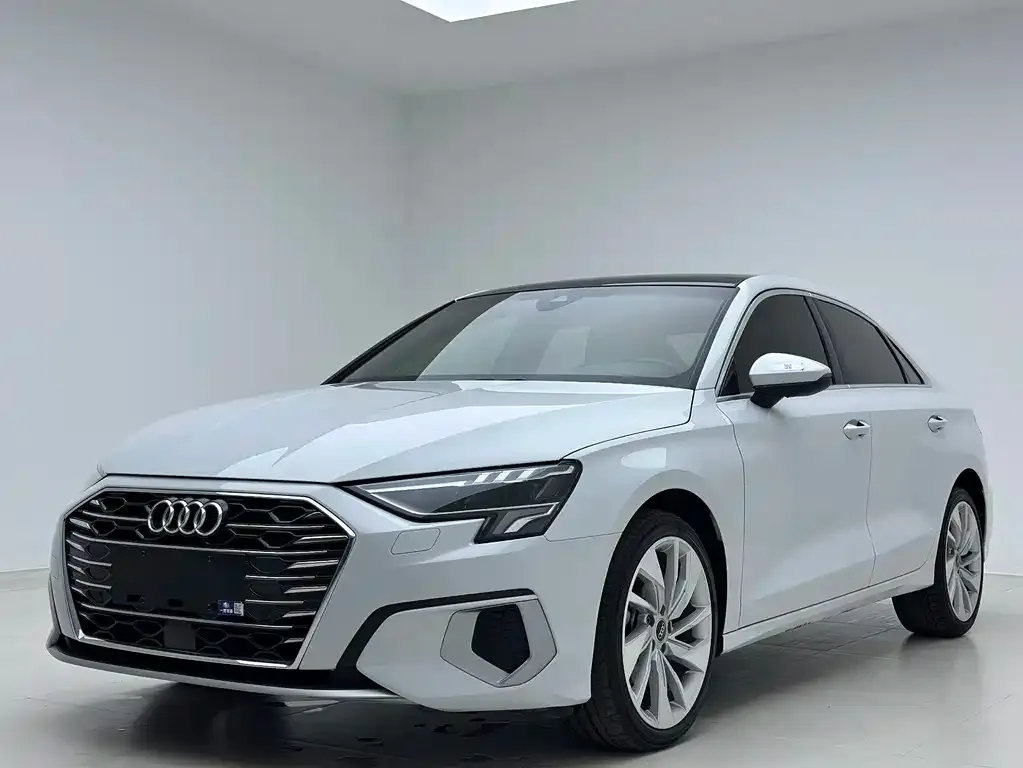 Audi A3 — фото 1