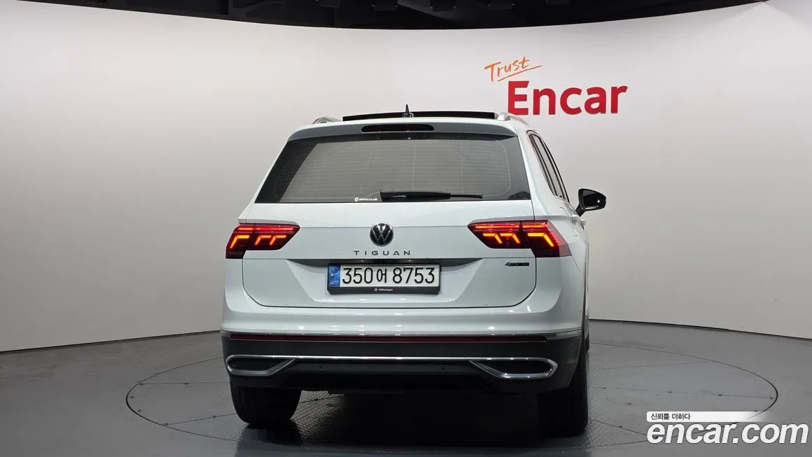 Volkswagen Tiguan — фото 4