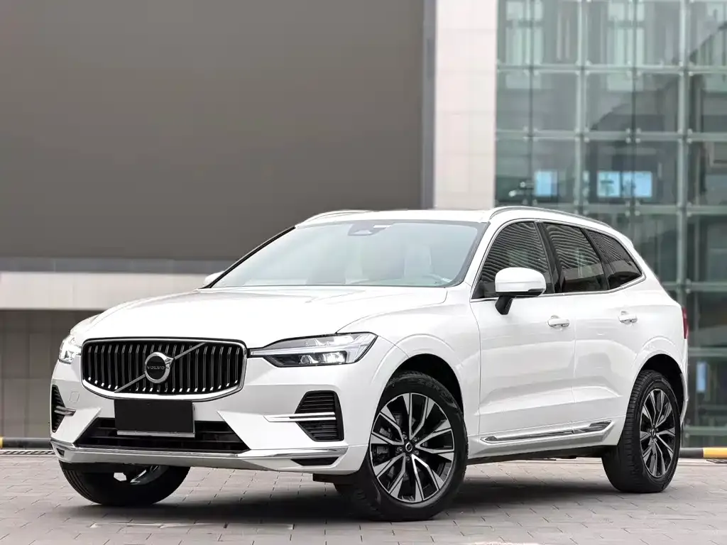 Volvo XC60 — фото 1