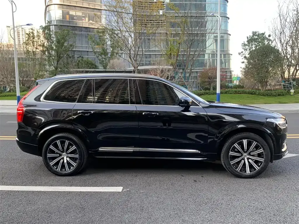 Volvo XC90 — фото 10