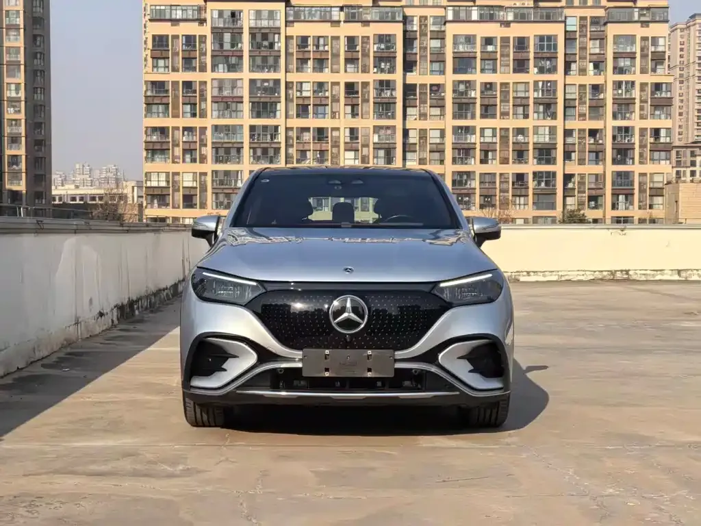 Mercedes-Benz EQE SUV — фото 6