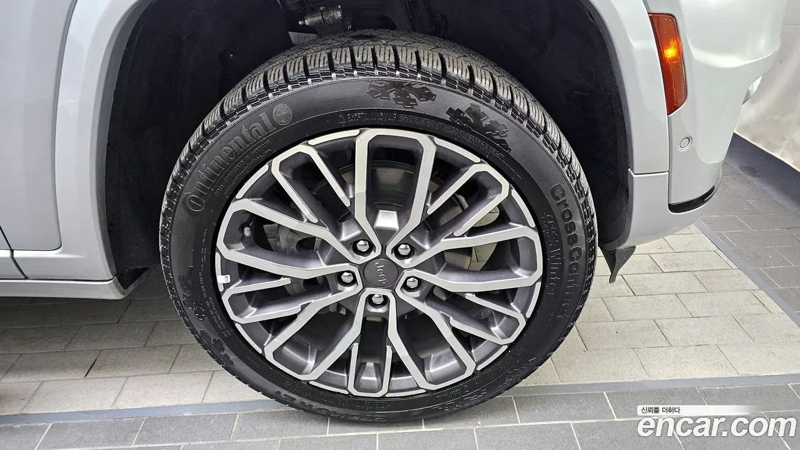 Jeep Cherokee — фото 10