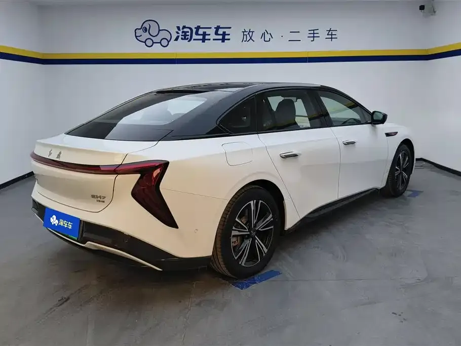 Hongqi EH7 — фото 3