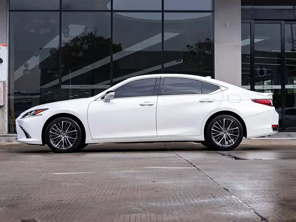 Lexus ES — фото 3