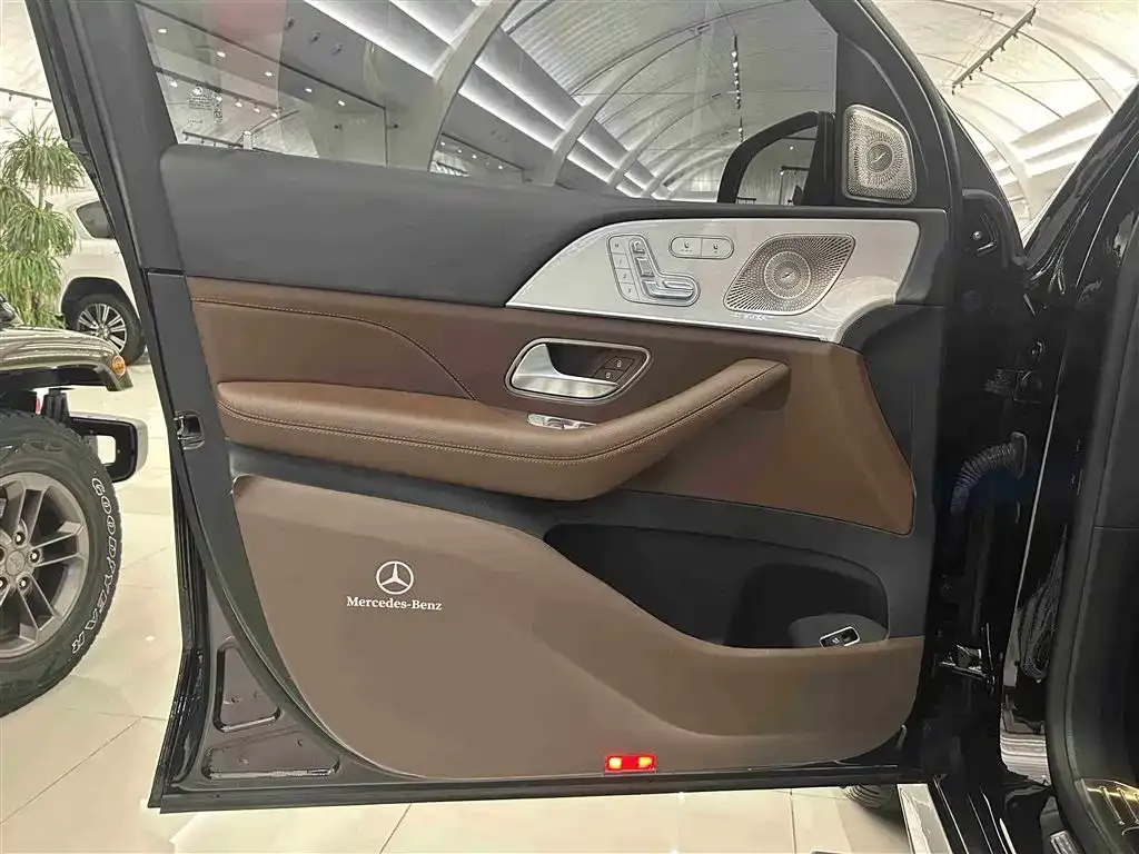 Mercedes-Benz GLS — фото 3