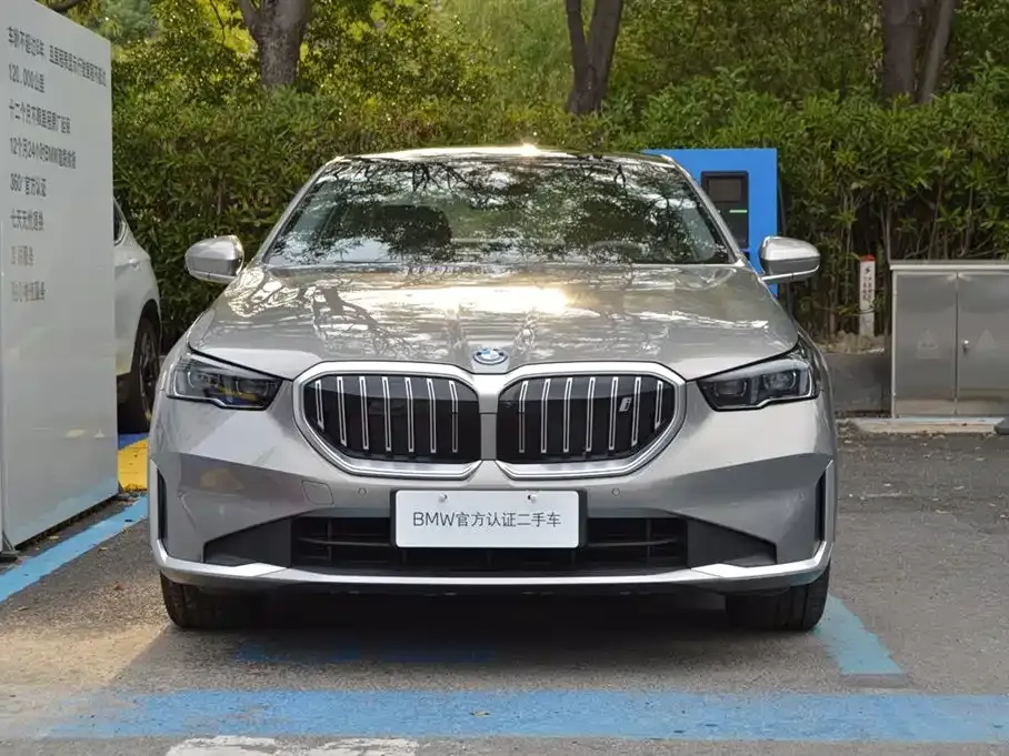 BMW i5 — фото 10