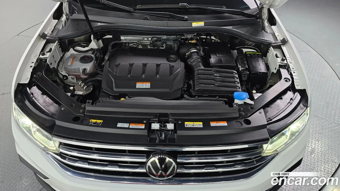Volkswagen Tiguan — фото 9
