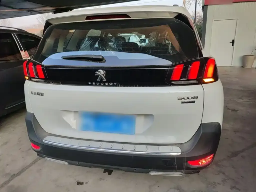 Peugeot 5008 — фото 2