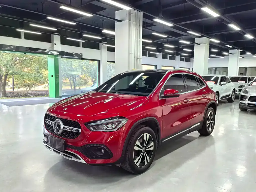 Mercedes-Benz GLA — фото 1